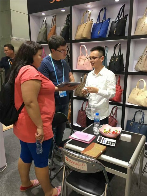 第120届广交会 专做女包的义乌箱包厂捷报频传