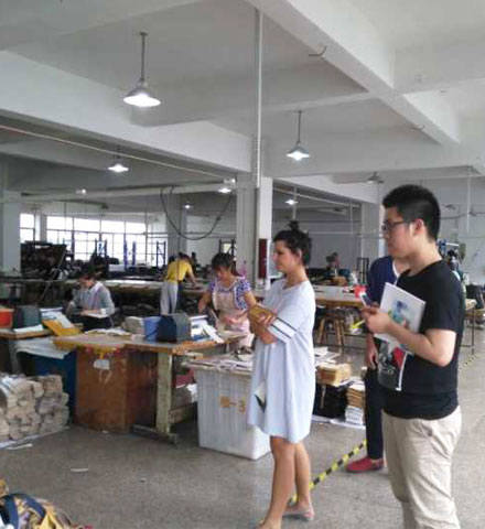 南美客户找手袋厂直夸这家不错! 南美客户找手袋厂直夸这家不错!